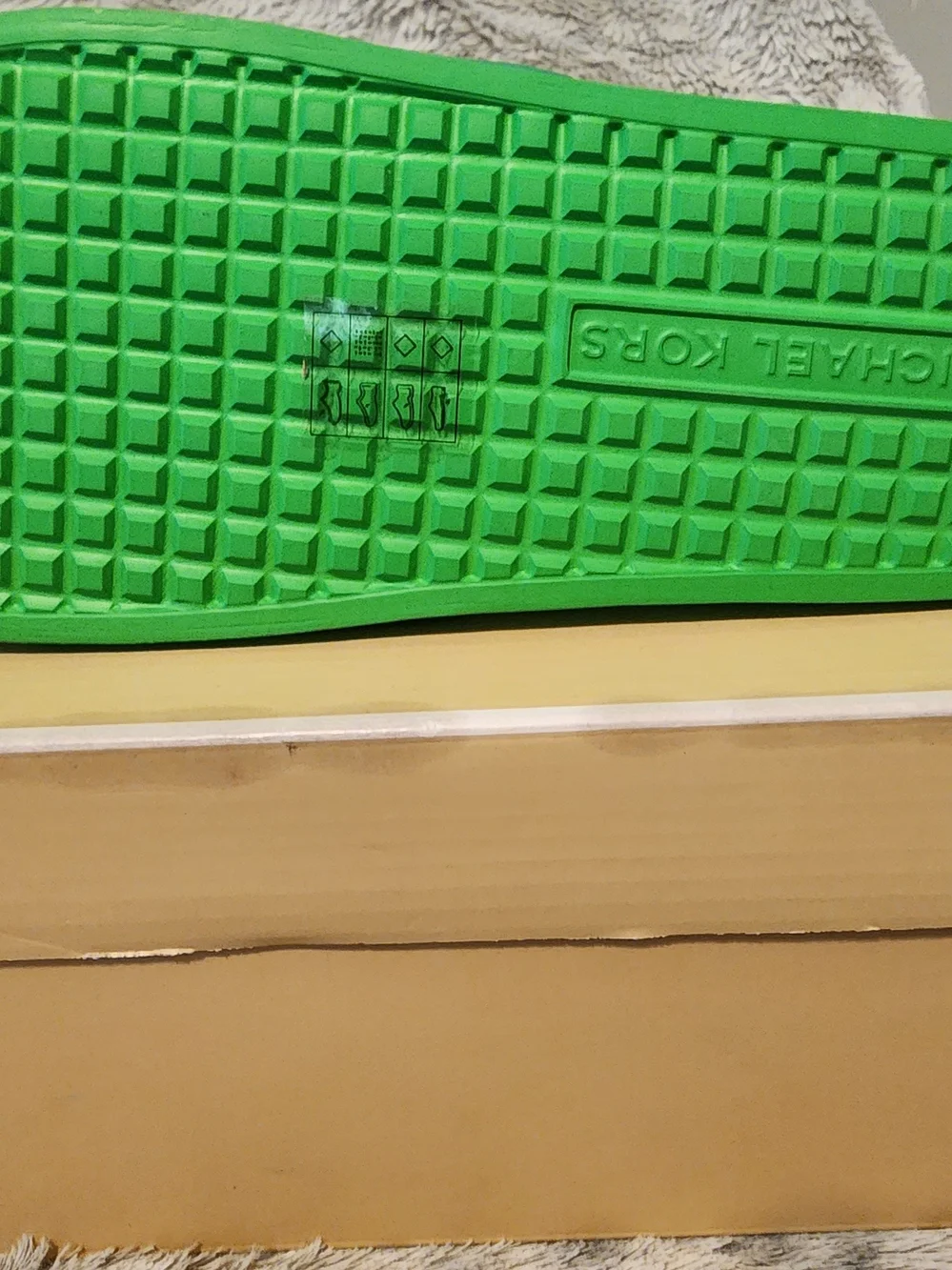 Michael Kors Women’s Green Logo Slide Sandals Rubber Slip On US 9 New With Box